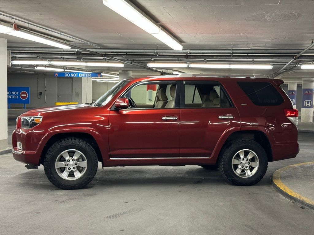 2013 Toyota 4Runner SR5 29