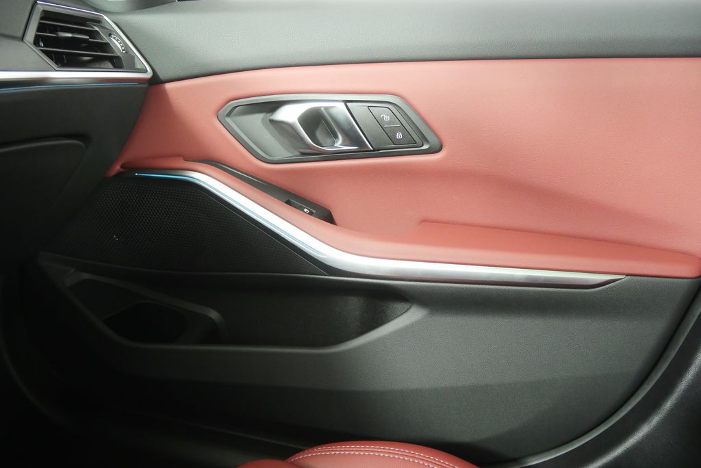 Thumbnail: 2024 BMW 3 Series - 28