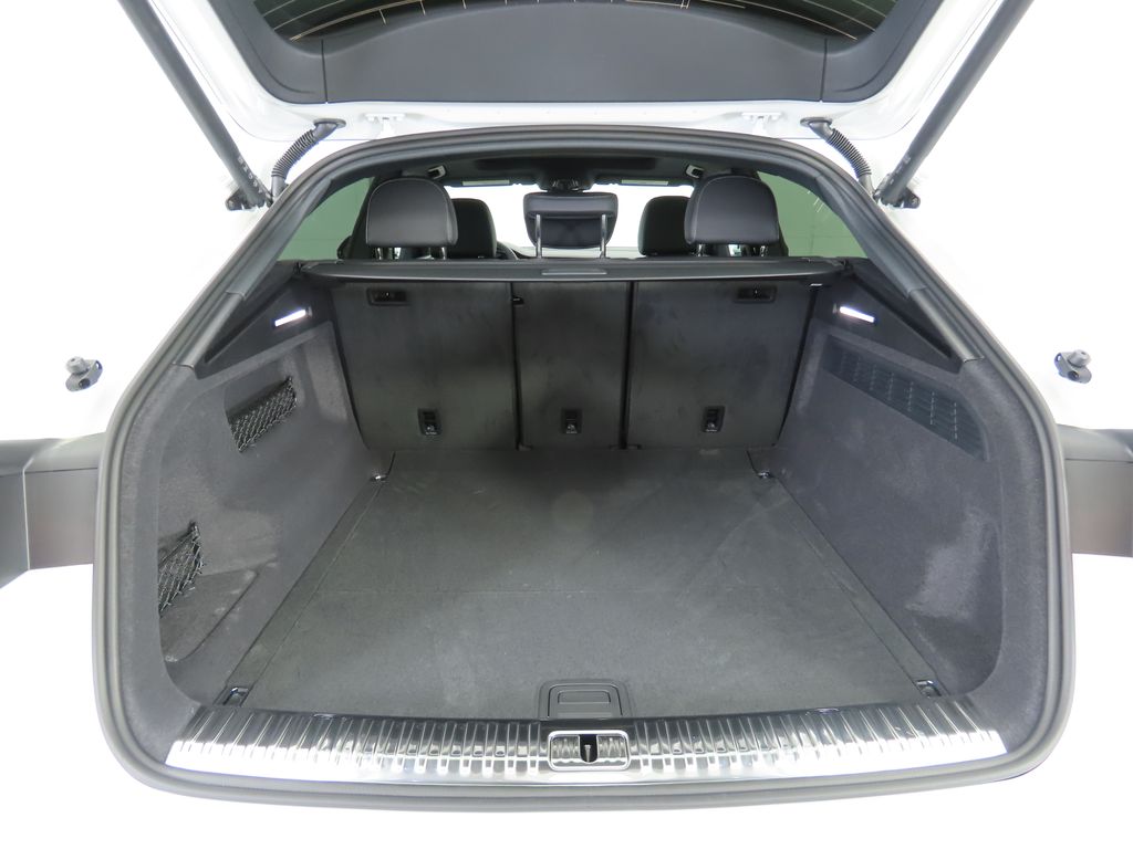 Thumbnail: 2025 Audi Q8 - 30