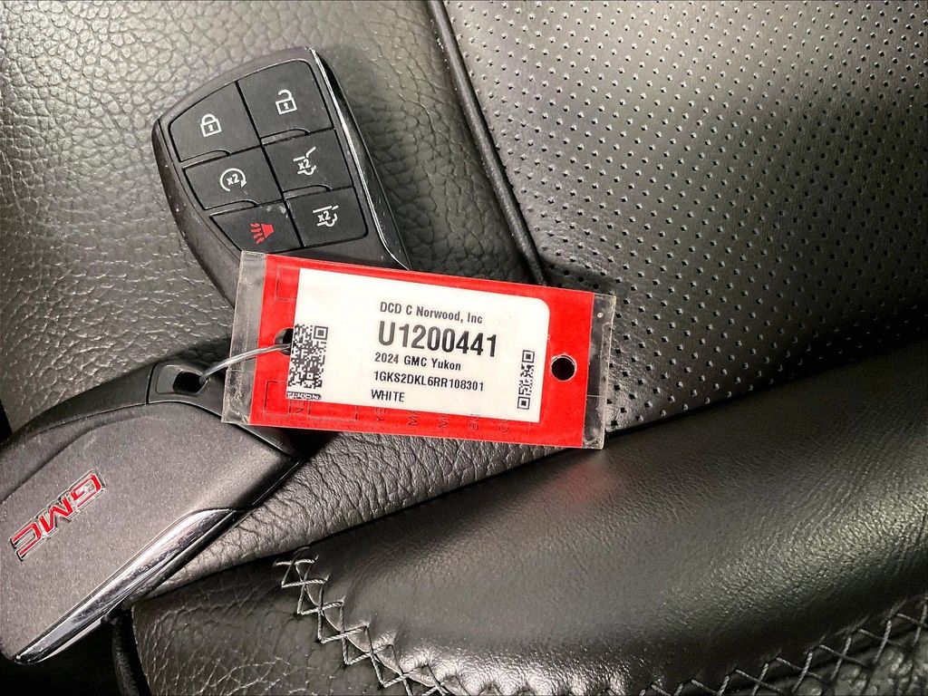 2024 GMC Yukon — photo 32