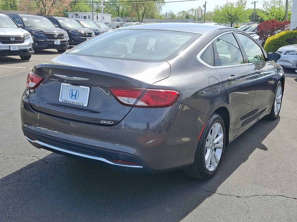2015 Chrysler 200 Limited 6