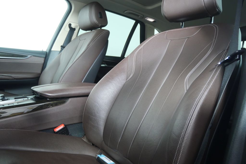 Thumbnail: 2015 BMW X5 - 9