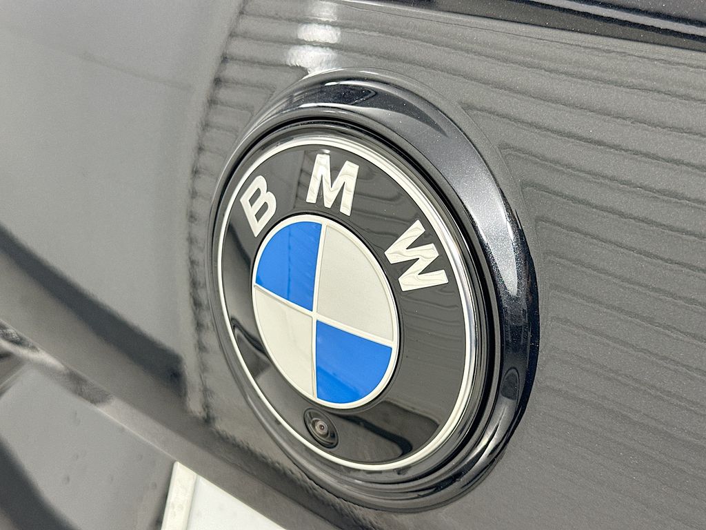 Thumbnail: 2026 BMW iX - 22