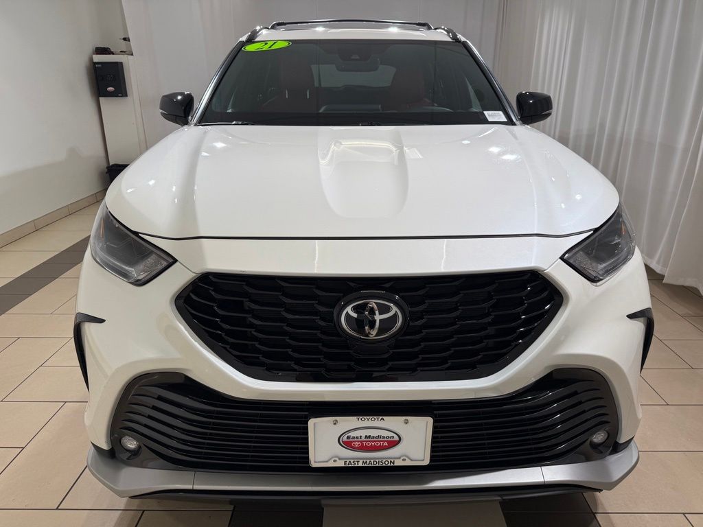 Thumbnail: 2021 Toyota Highlander - 8