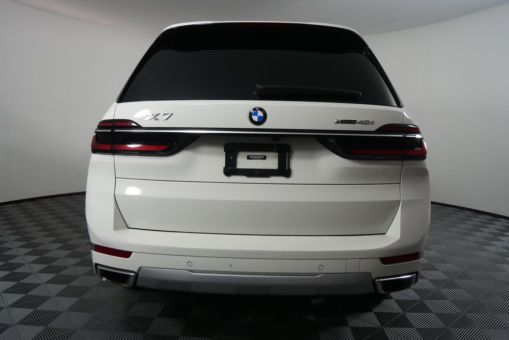 2023 BMW X7 xDrive40i 4