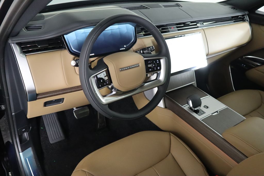 2025 Land Rover Range Rover SE 9
