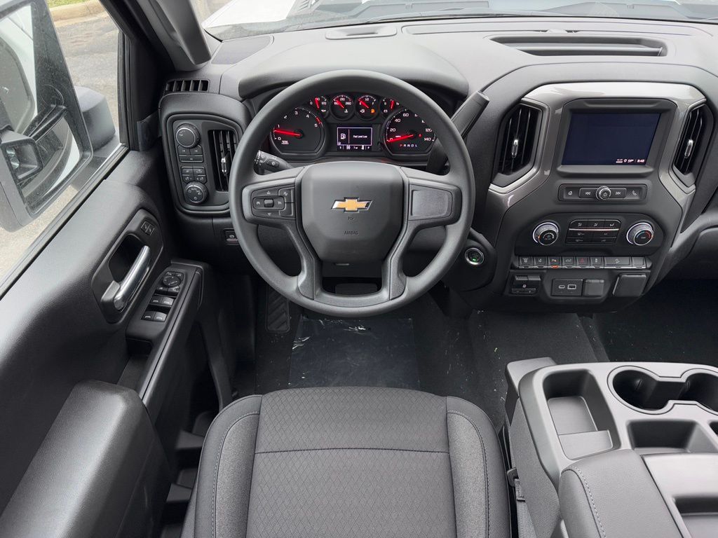 2025 Chevrolet Silverado 2500HD Custom 17