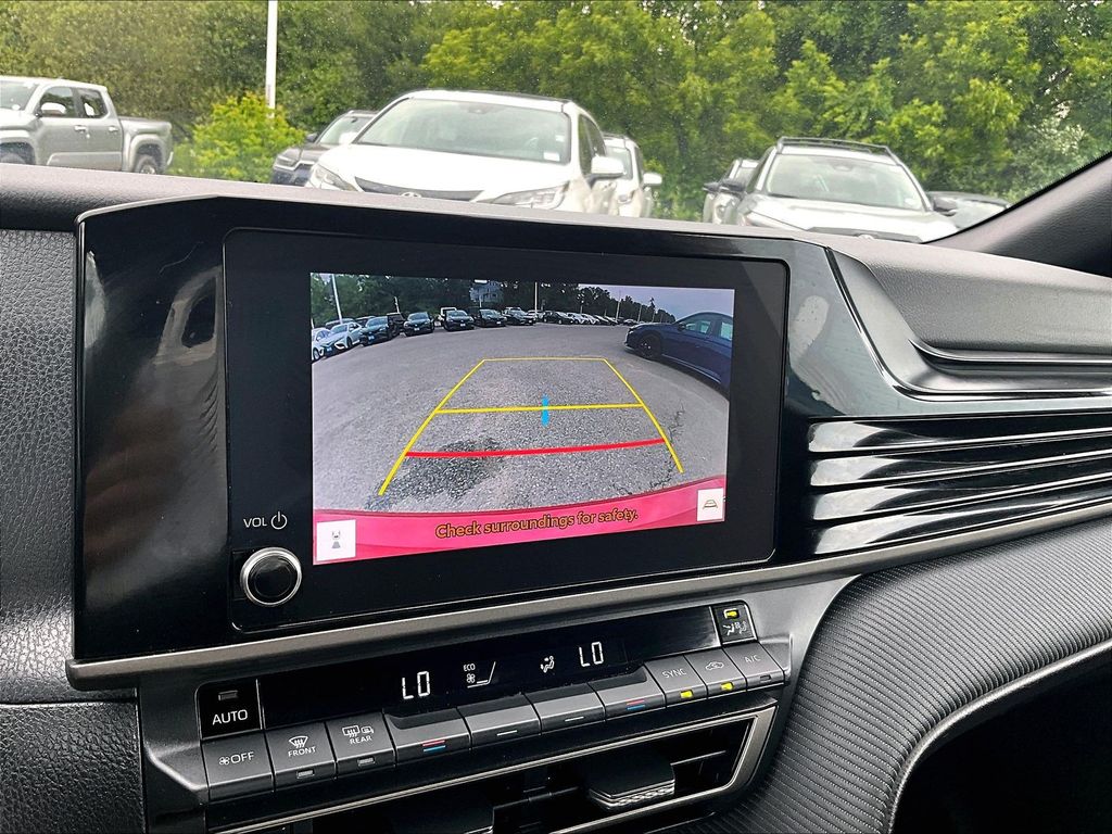 2025 Toyota Camry — photo 19