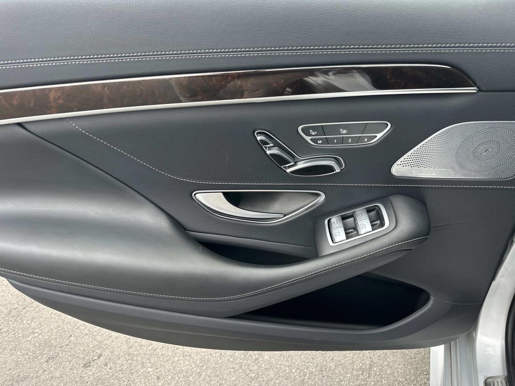 Thumbnail: 2020 Mercedes-Benz S-Class - 28