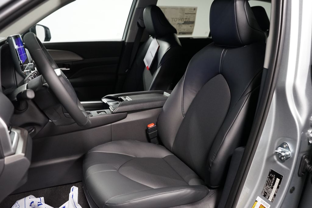 Thumbnail: 2026 Toyota Grand Highlander - 26