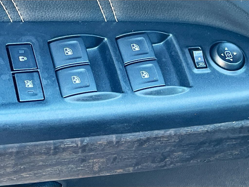 Used 2021 Black GMC Denali image 18