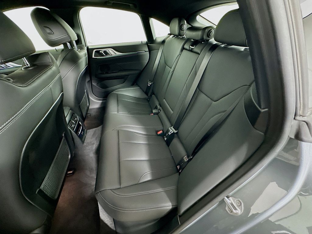 2024 BMW i4 eDrive35 24
