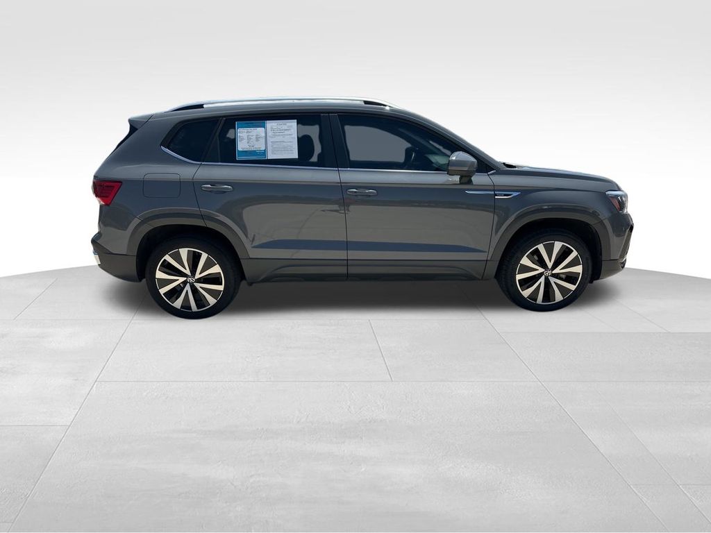 2022 Gray Volkswagen Taos 1.5T SE FWD SUV