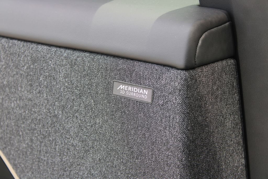 New 2026 Gray Land Rover Dynamic SE image 27