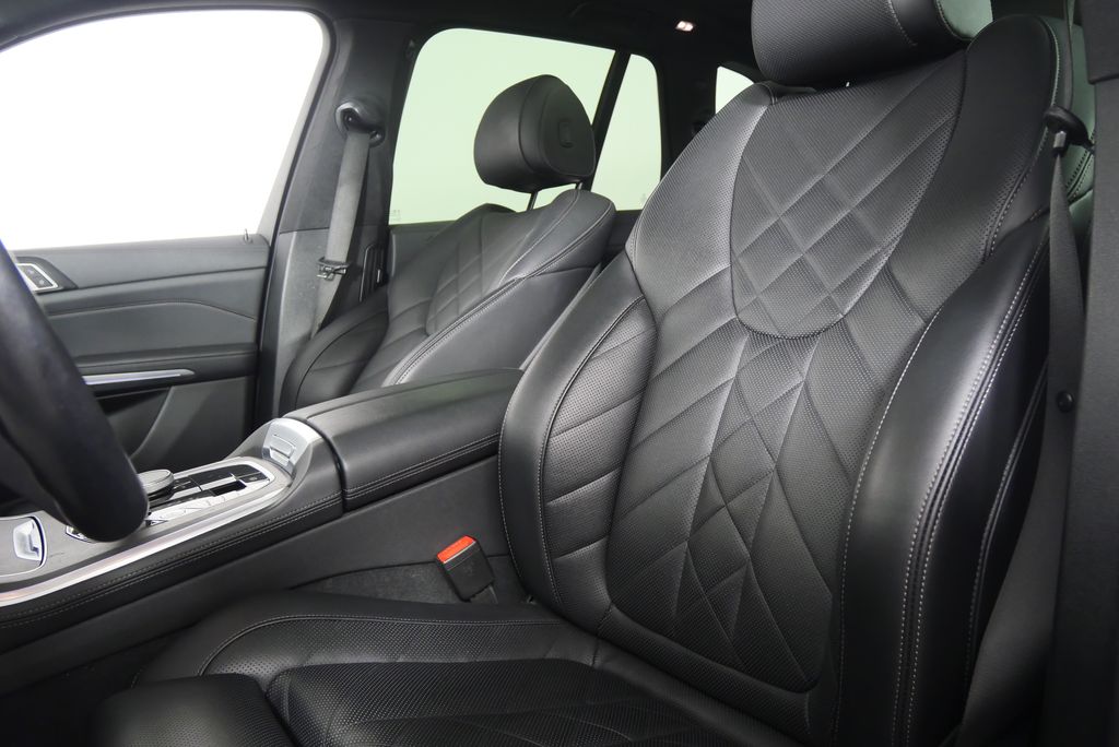 Thumbnail: 2023 BMW X5 - 10