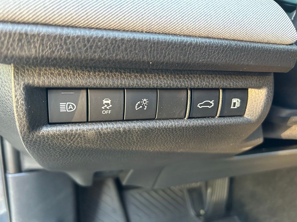 Thumbnail: 2025 Toyota Camry - 17