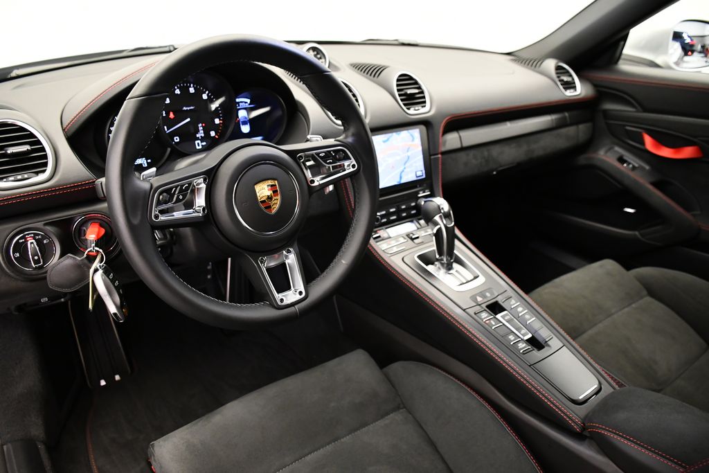 Thumbnail: 2021 Porsche  - 4