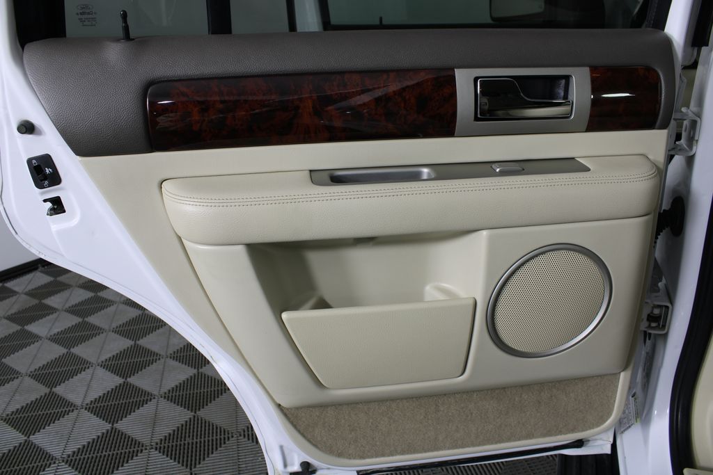 Used 2004 Lincoln Navigator for sale in 