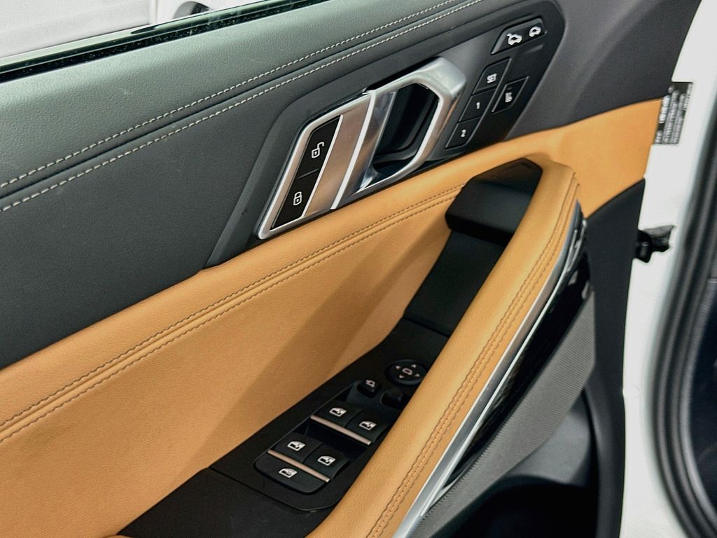 Thumbnail: 2027 BMW X6 - 20