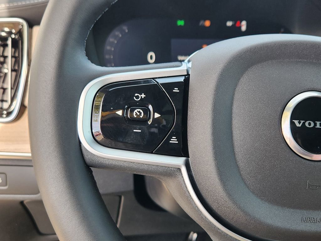 2026 Volvo XC90 Plus - Photo 10