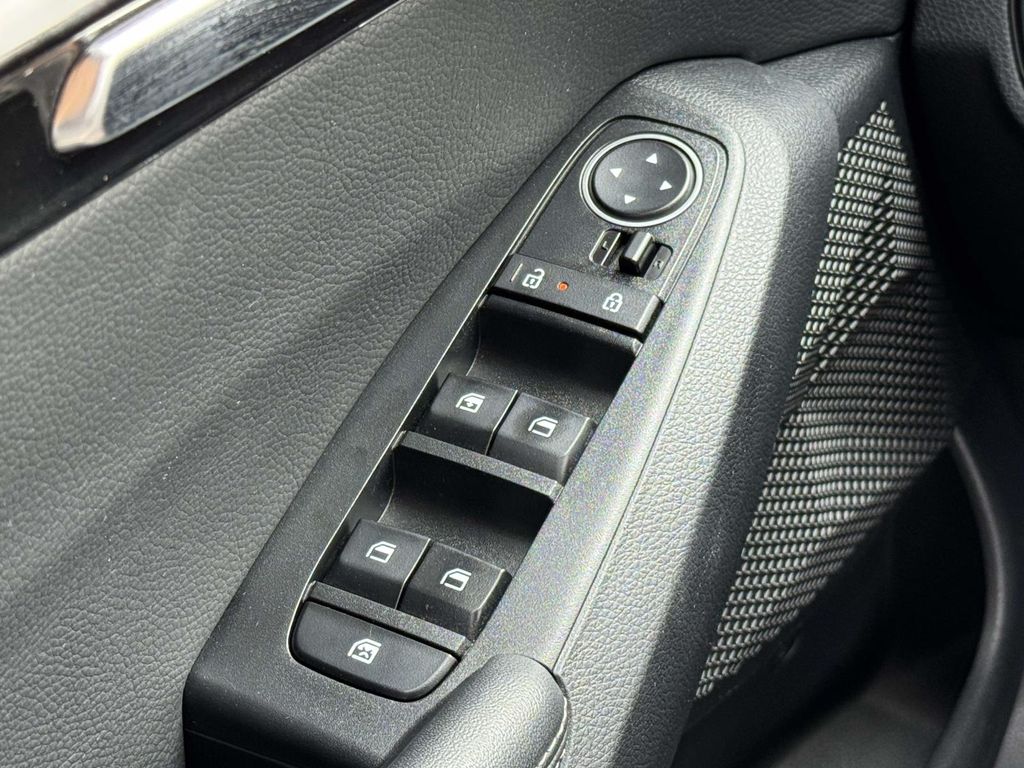 Used 2024 Blue Kia S image 27