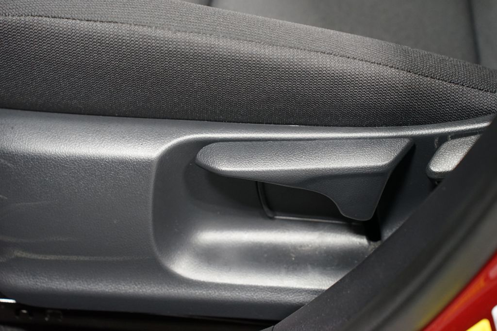 Thumbnail: 2025 Toyota Corolla - 30