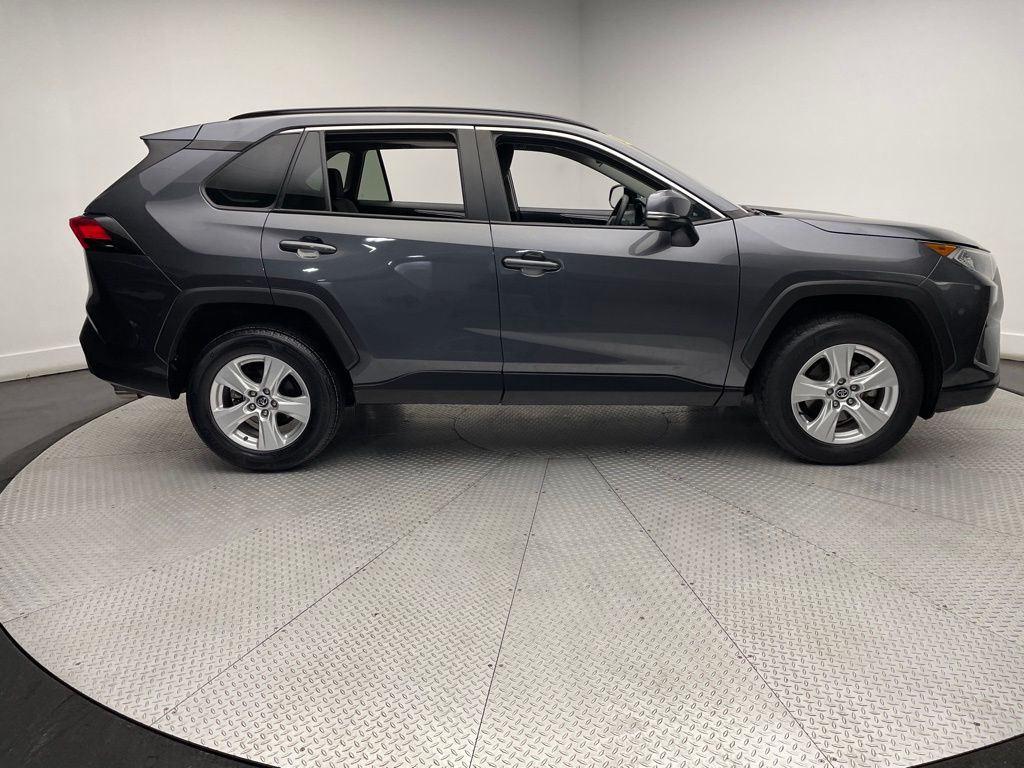 2021 Toyota RAV4 XLE 4