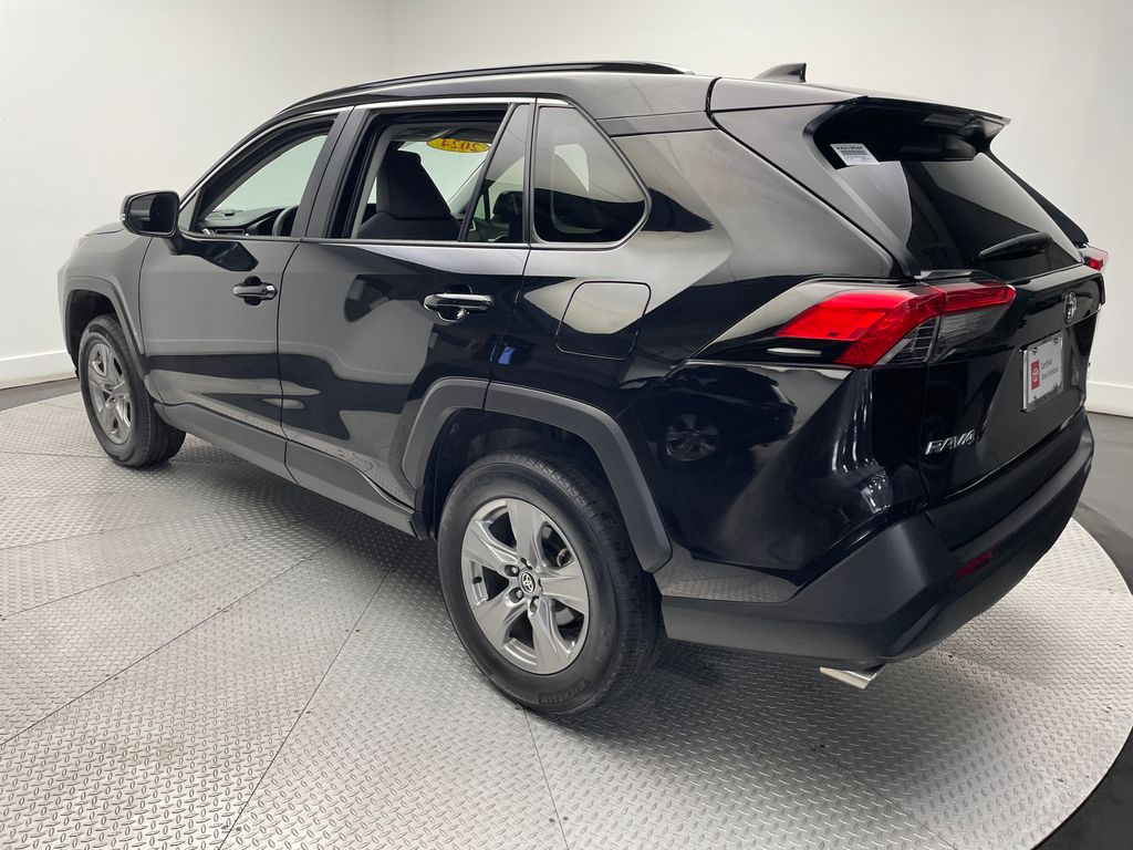 2024 Toyota RAV4 XLE 7