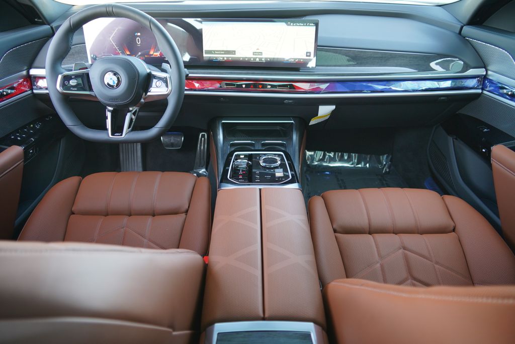 Thumbnail: 2026 BMW 7 Series - 13