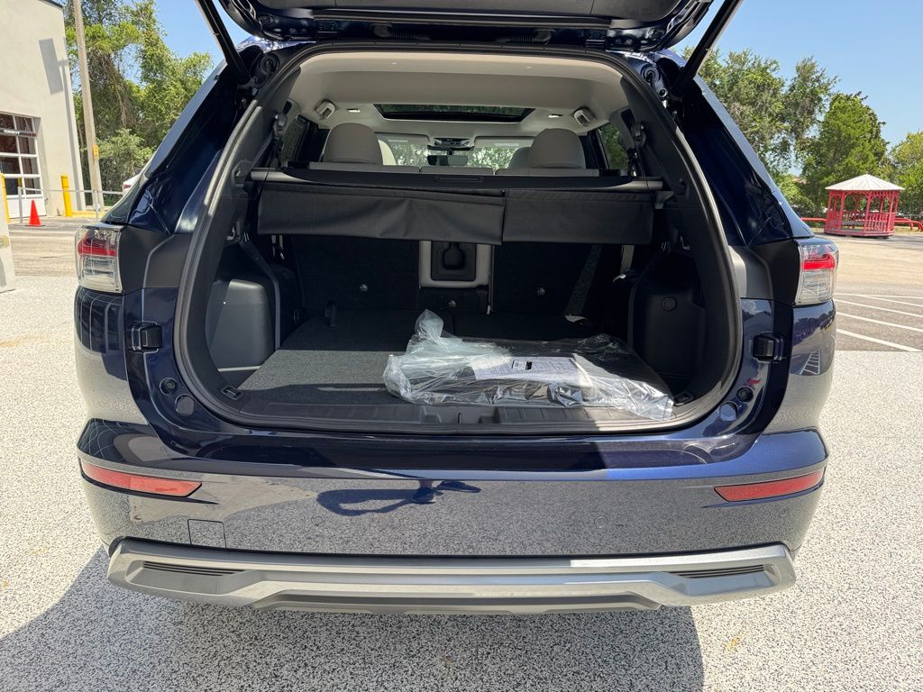 2025 Mitsubishi Outlander SEL photo 9