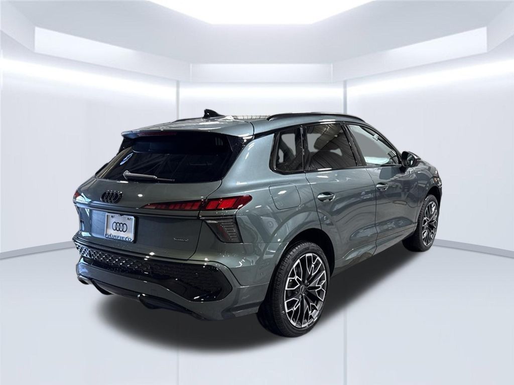 Thumbnail: 2026 Audi Q3 - 5