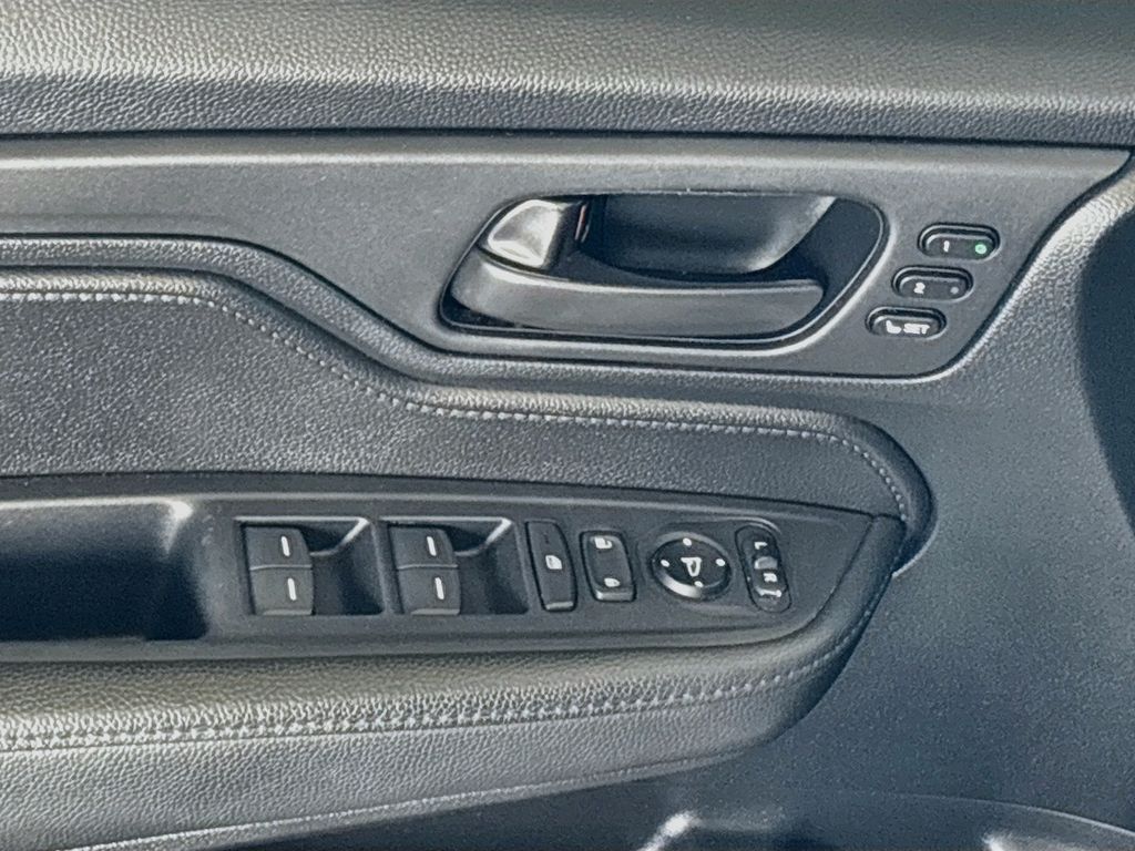 Thumbnail: 2023 Honda Odyssey - 24