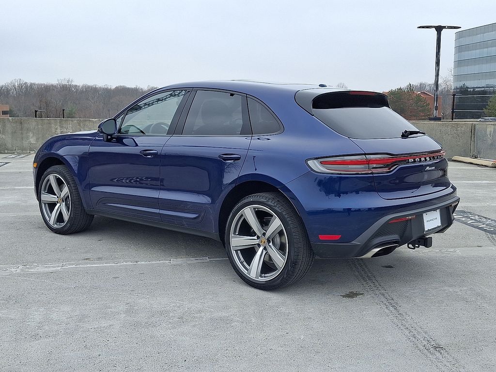 Thumbnail: 2026 Porsche Macan - 3