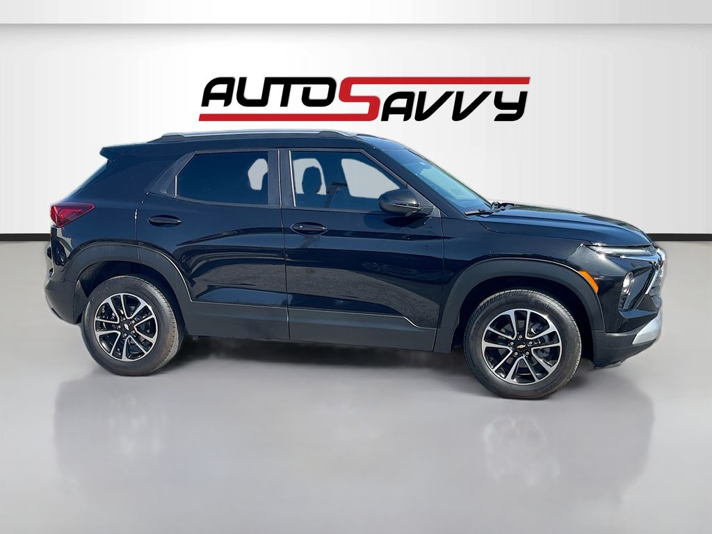 Used 2025 Black Chevrolet LT image 8