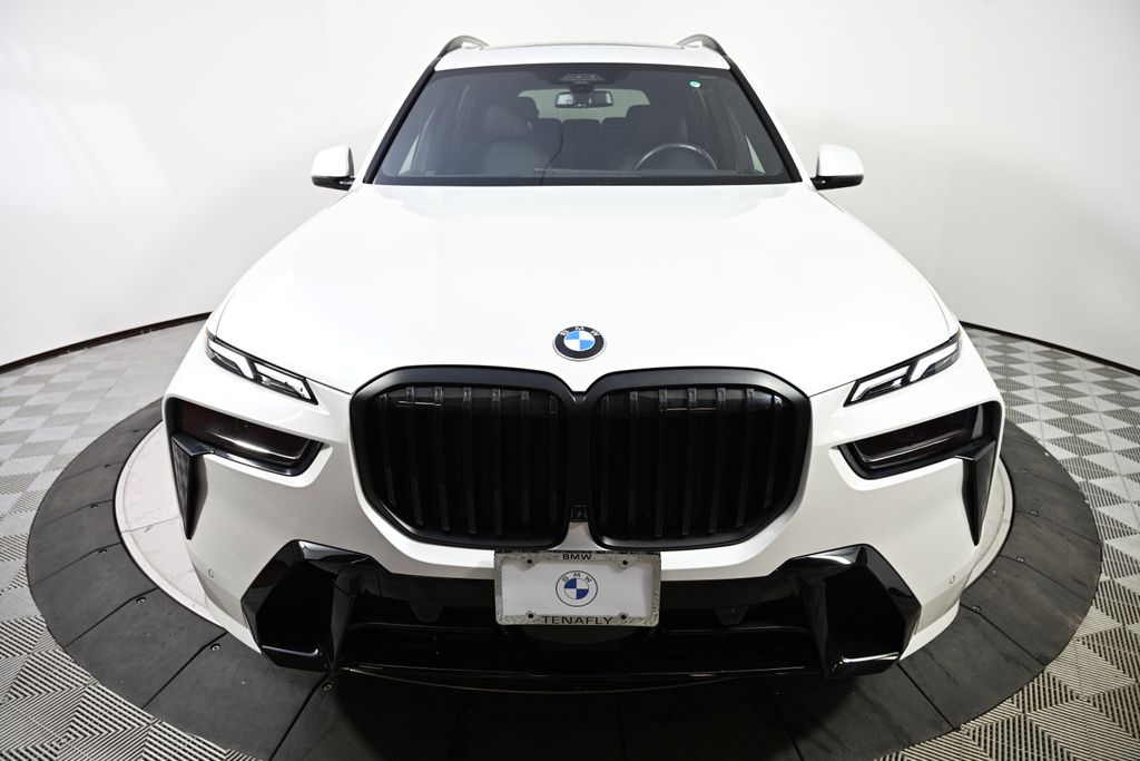 2023 BMW X7 xDrive40i 8