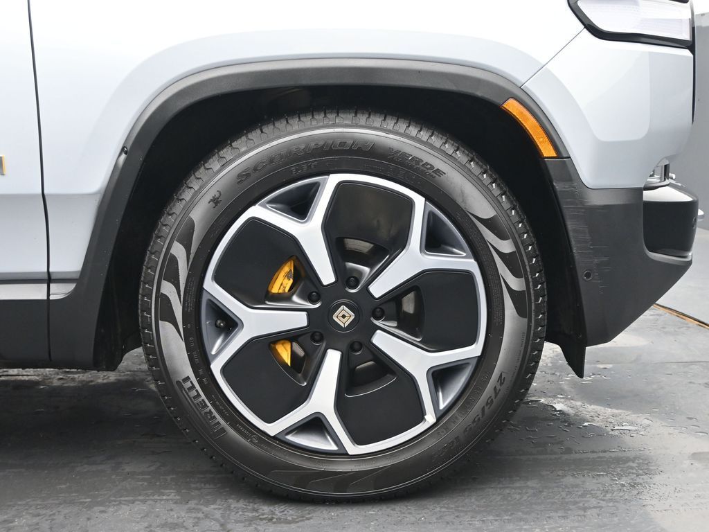 2023 Rivian R1S Adventure
