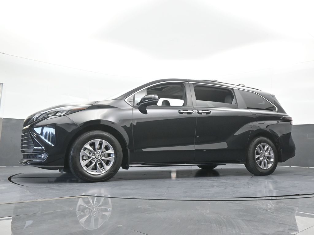 Used 2025 Midnight Black Metallic Toyota XLE image 60