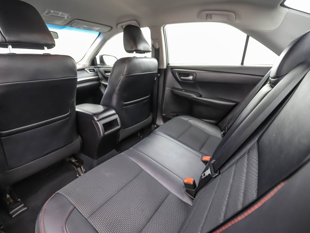Thumbnail: 2016 Toyota Camry - 18