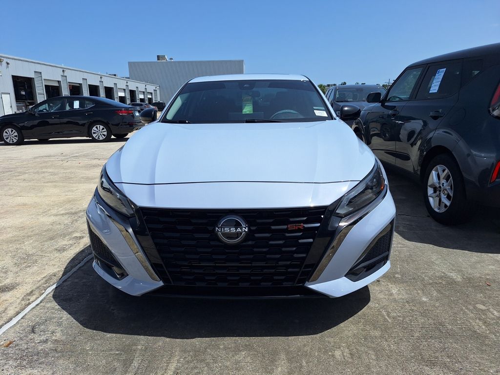 Used 2024 Gray Nissan 2.0 SR image 2
