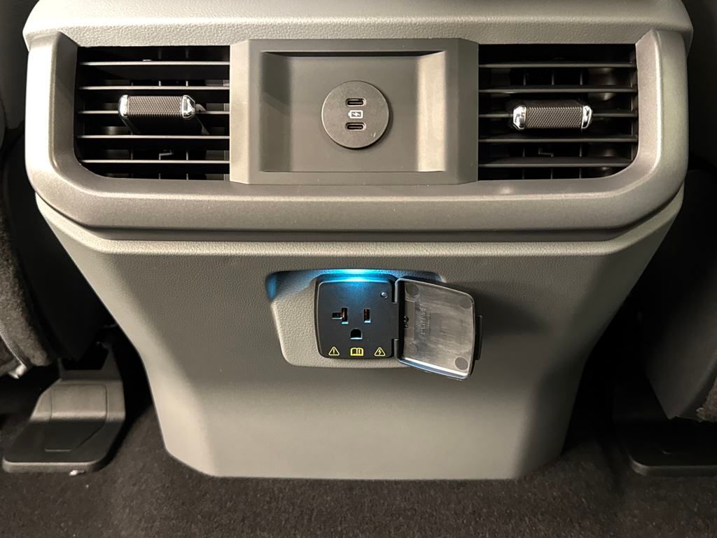 2025 Ford F-150 Lightning photo 22