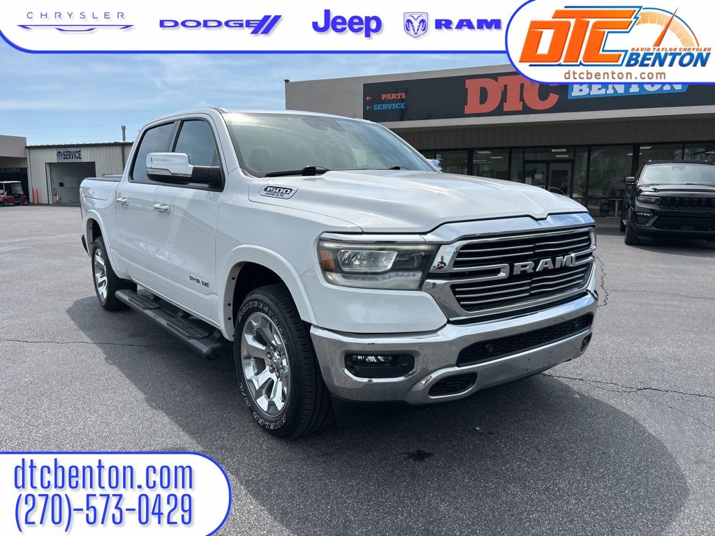 Bright White Clearcoat 2022 RAM 1500 Laramie Crew Cab 4WD Pickup Truck Four-Wheel Drive 8-Speed Automatic