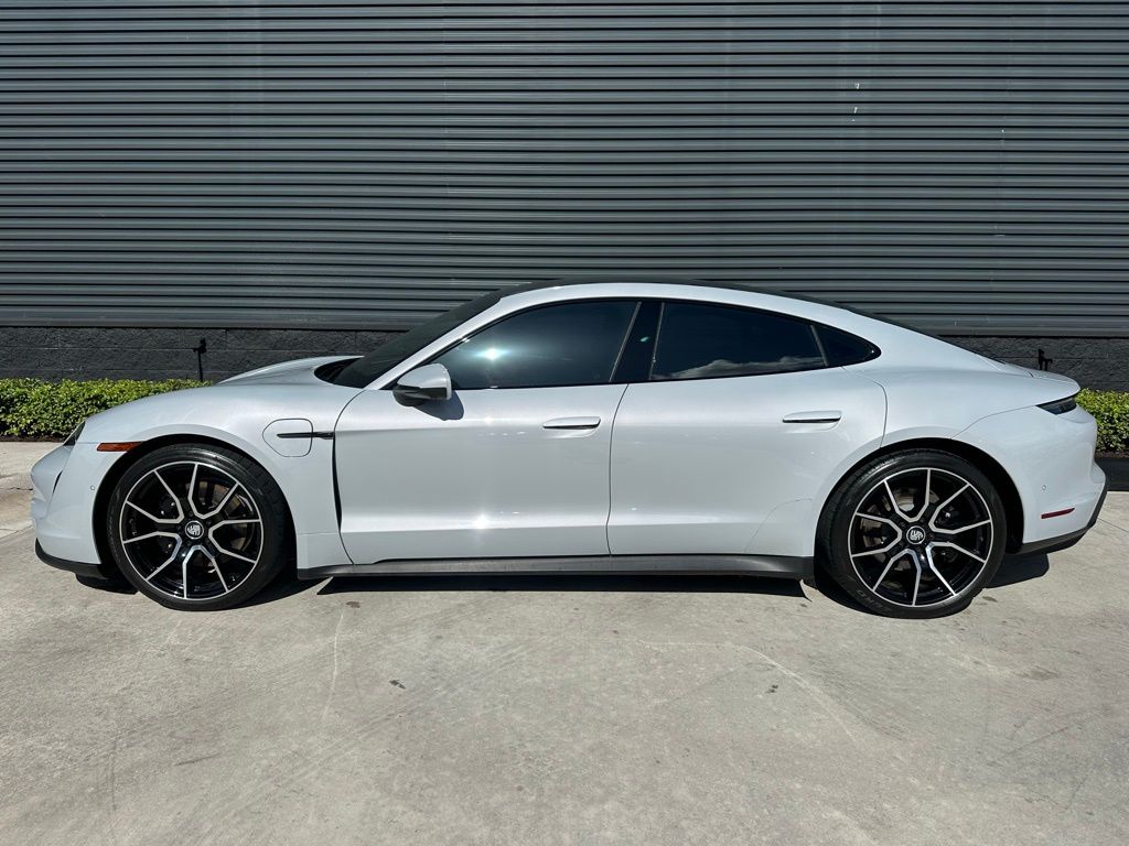 Thumbnail: 2022 Porsche Taycan - 2