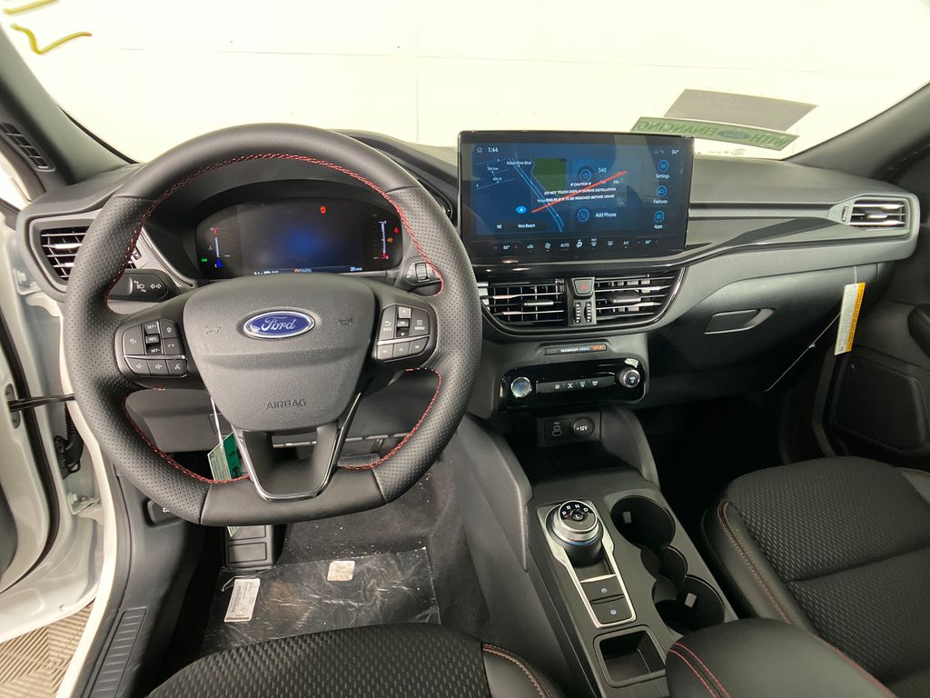 2025 Ford Escape ST-Line photo 5