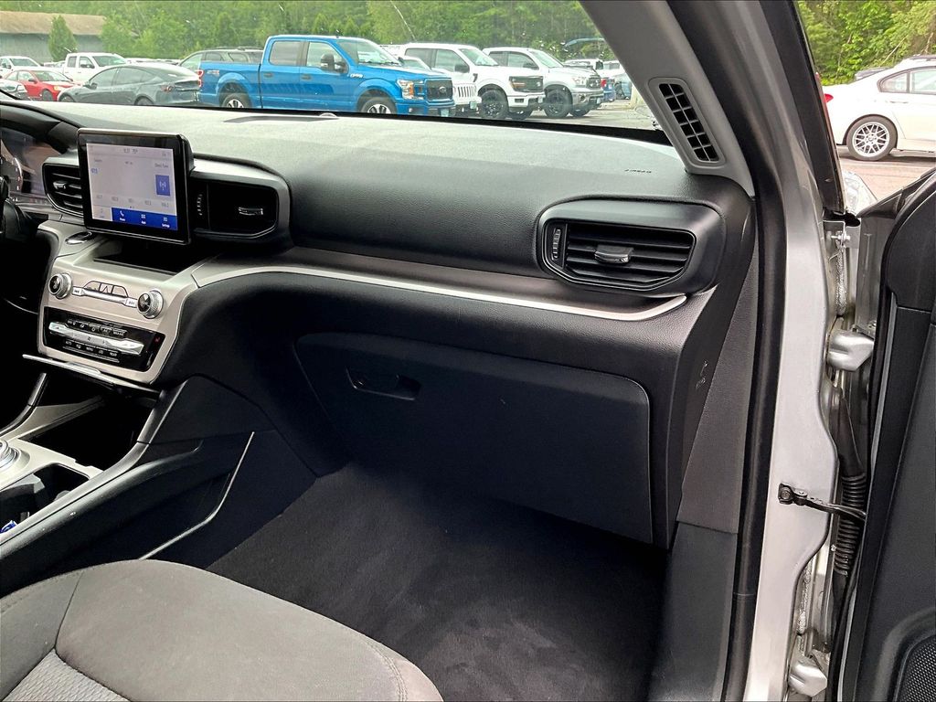 2022 Ford Explorer — photo 13