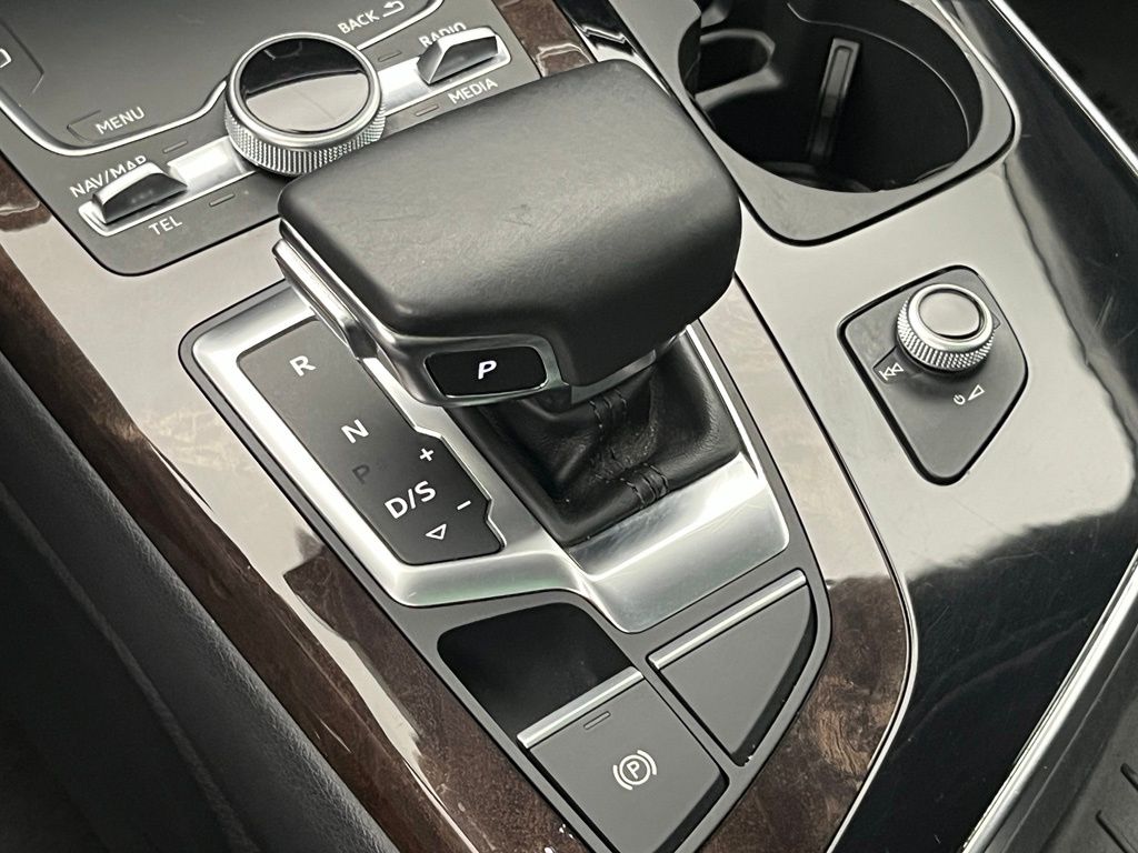 Thumbnail: 2018 Audi Q7 - 18