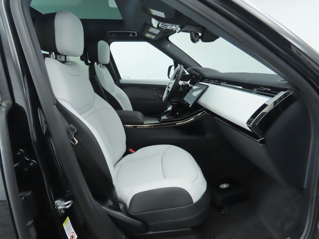 Thumbnail: 2025 Land Rover Range Rover Sport - 21