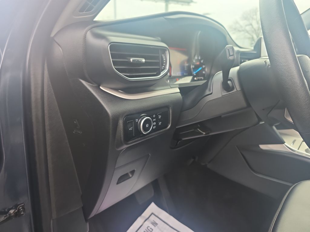 Certified Used 2024 Blue Ford XLT image 21