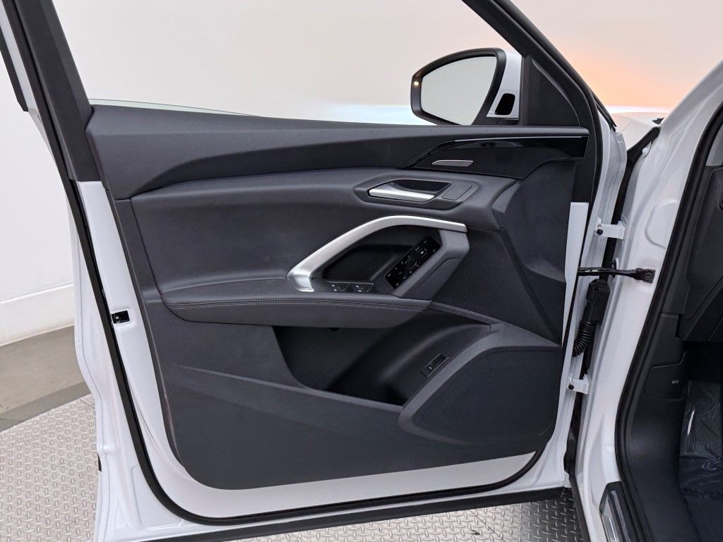 Thumbnail: 2025 Audi Q5 - 26