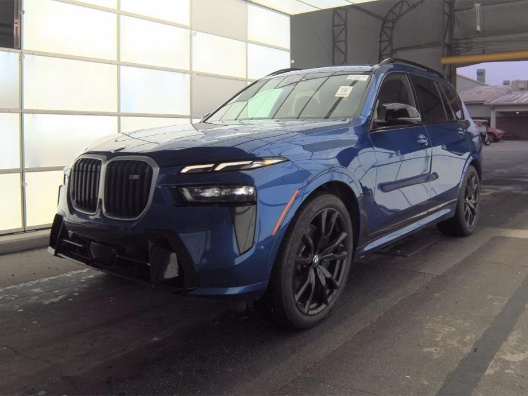 2025 BMW X7 M60i AWD