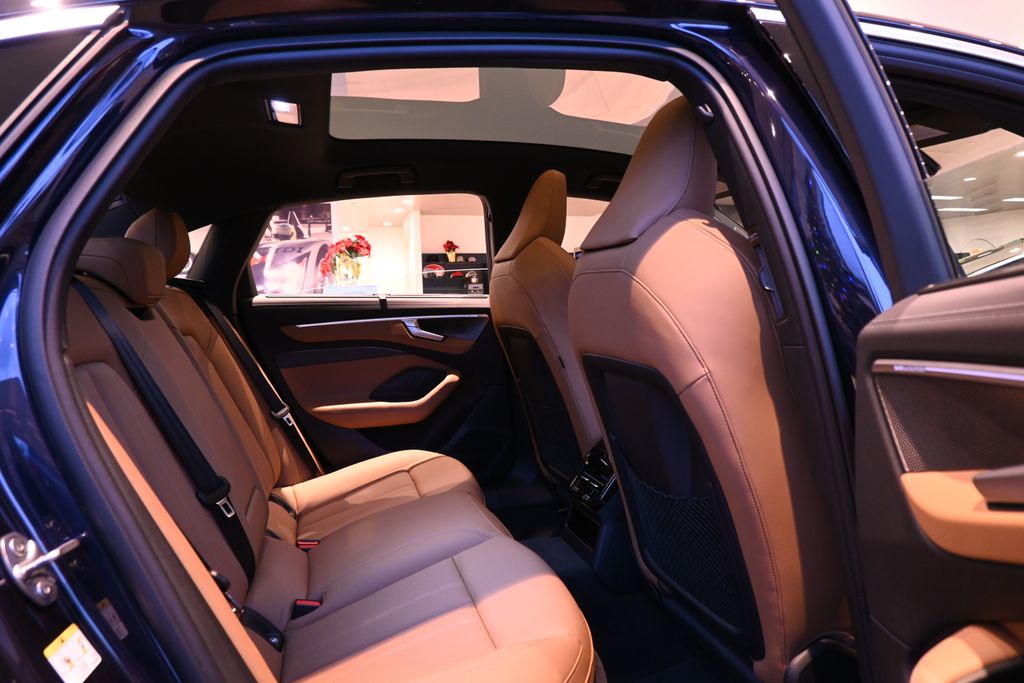 Thumbnail: 2026 Audi A6 - 15